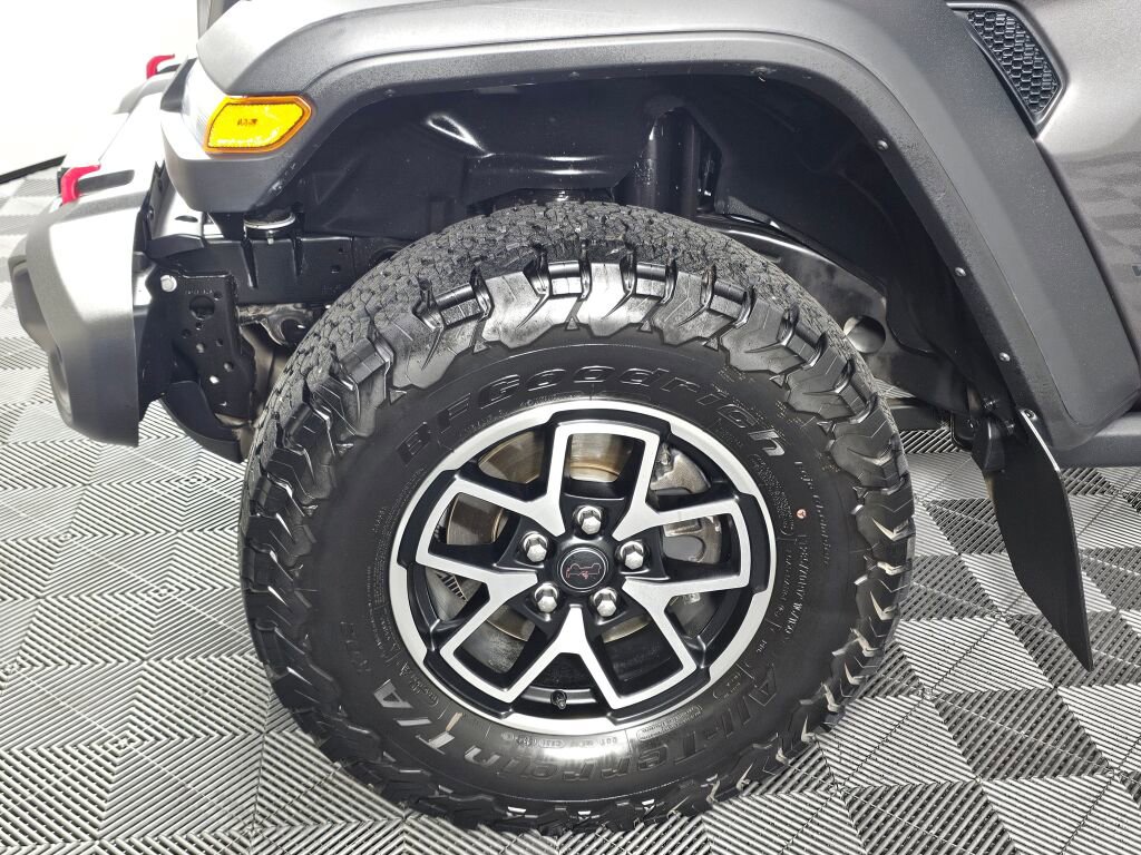 Used 2025 Jeep Wrangler Unlimited Rubicon w/ Convenience Group image 9