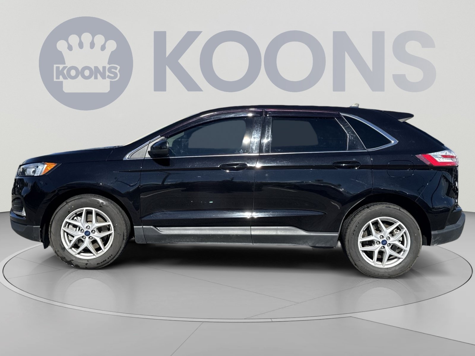 Used 2021 Ford Edge SEL w/ Convenience Package AWD/4WD image 2