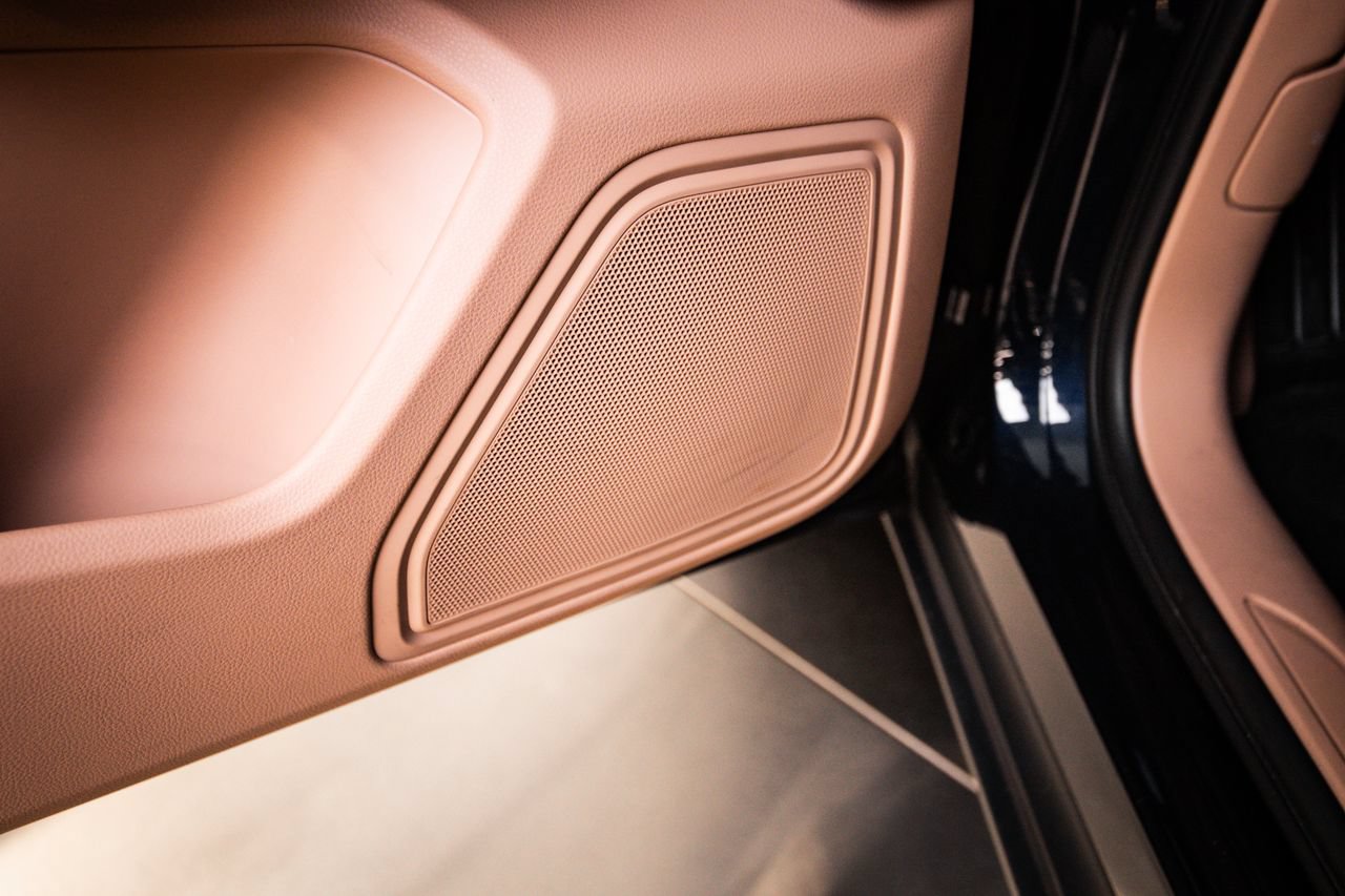 Certified 2023 Porsche Macan AWD/4WD image 21