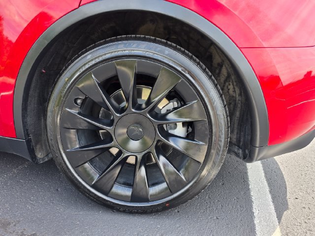 Used 2022 Tesla Model Y Long Range AWD/4WD image 13