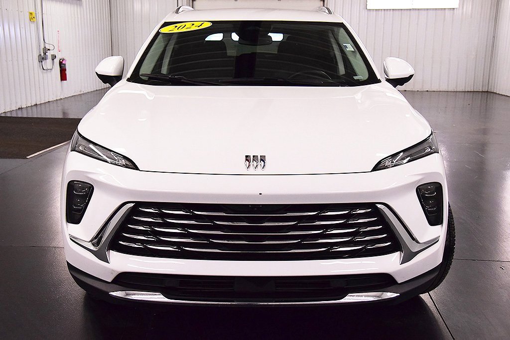 Used 2024 Buick Envision Preferred image 2