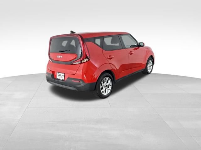 Certified 2022 Kia Soul LX w/ Technology Package FWD image 7