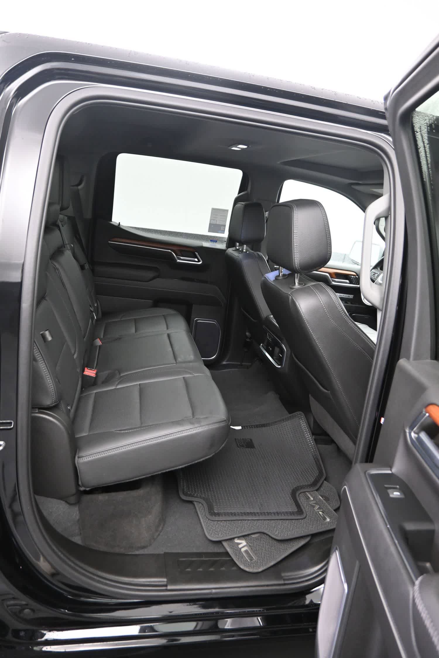 Used 2023 GMC Sierra 1500 Denali w/ Denali Reserve Package AWD/4WD image 15
