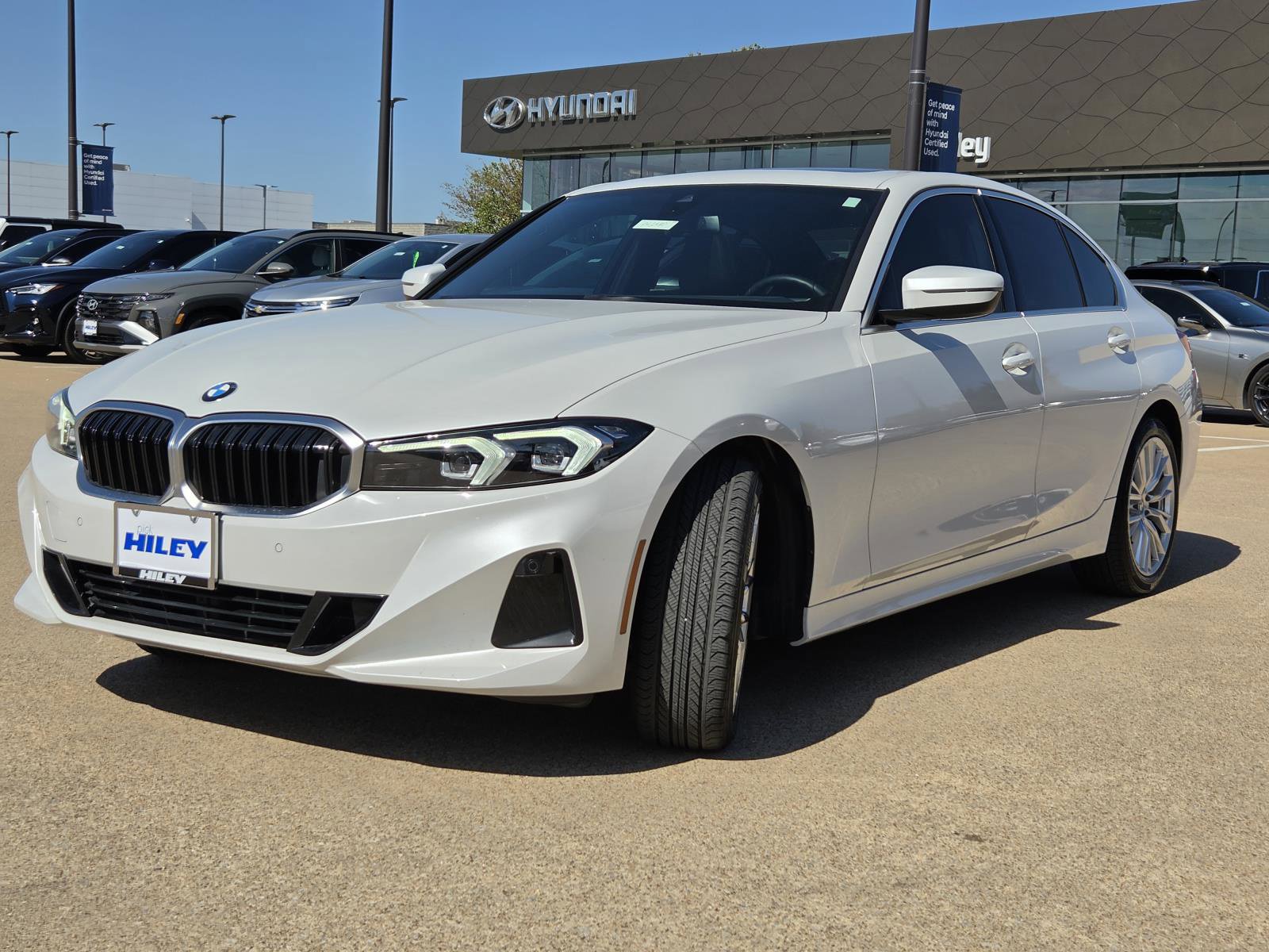 Used 2024 BMW 330i Sedan w/ Convenience Package RWD image 2