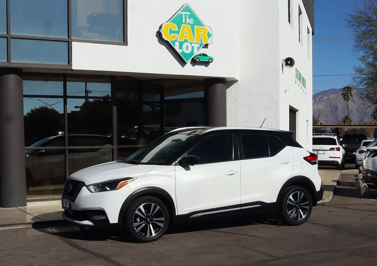Used 2020 Nissan Kicks SR w/ SR Premium Package FWD image 7