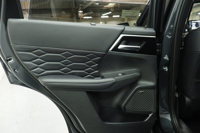 New 2026 Mitsubishi Outlander SEL FWD image 25