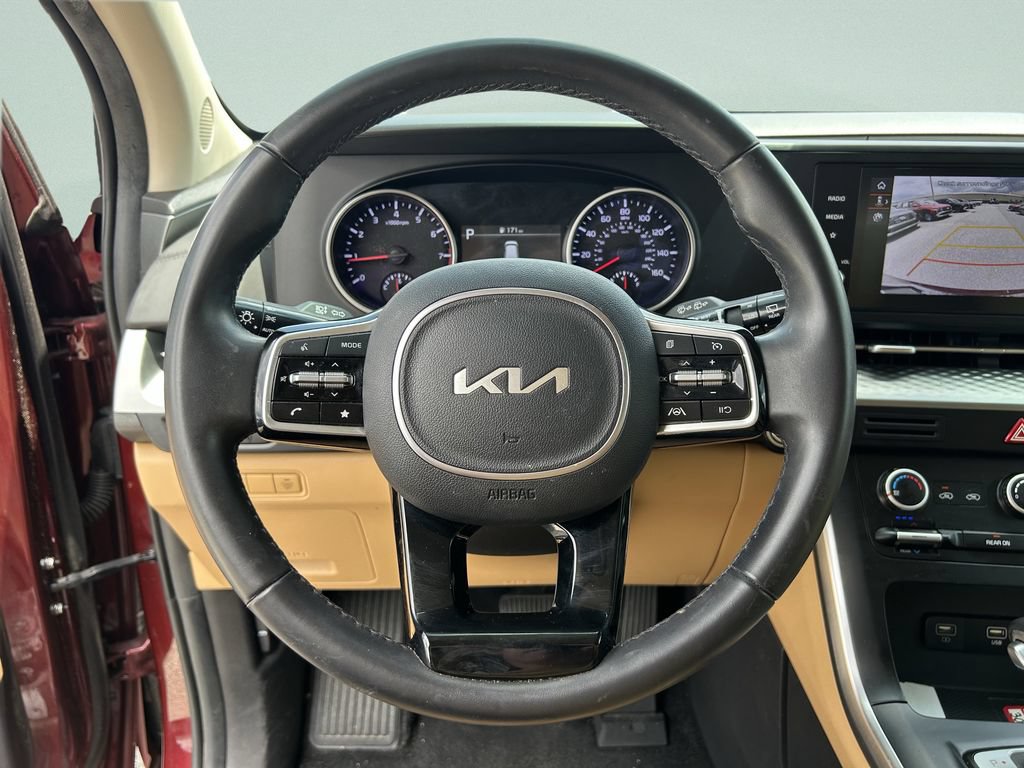 Used 2024 Kia Carnival LX FWD image 32