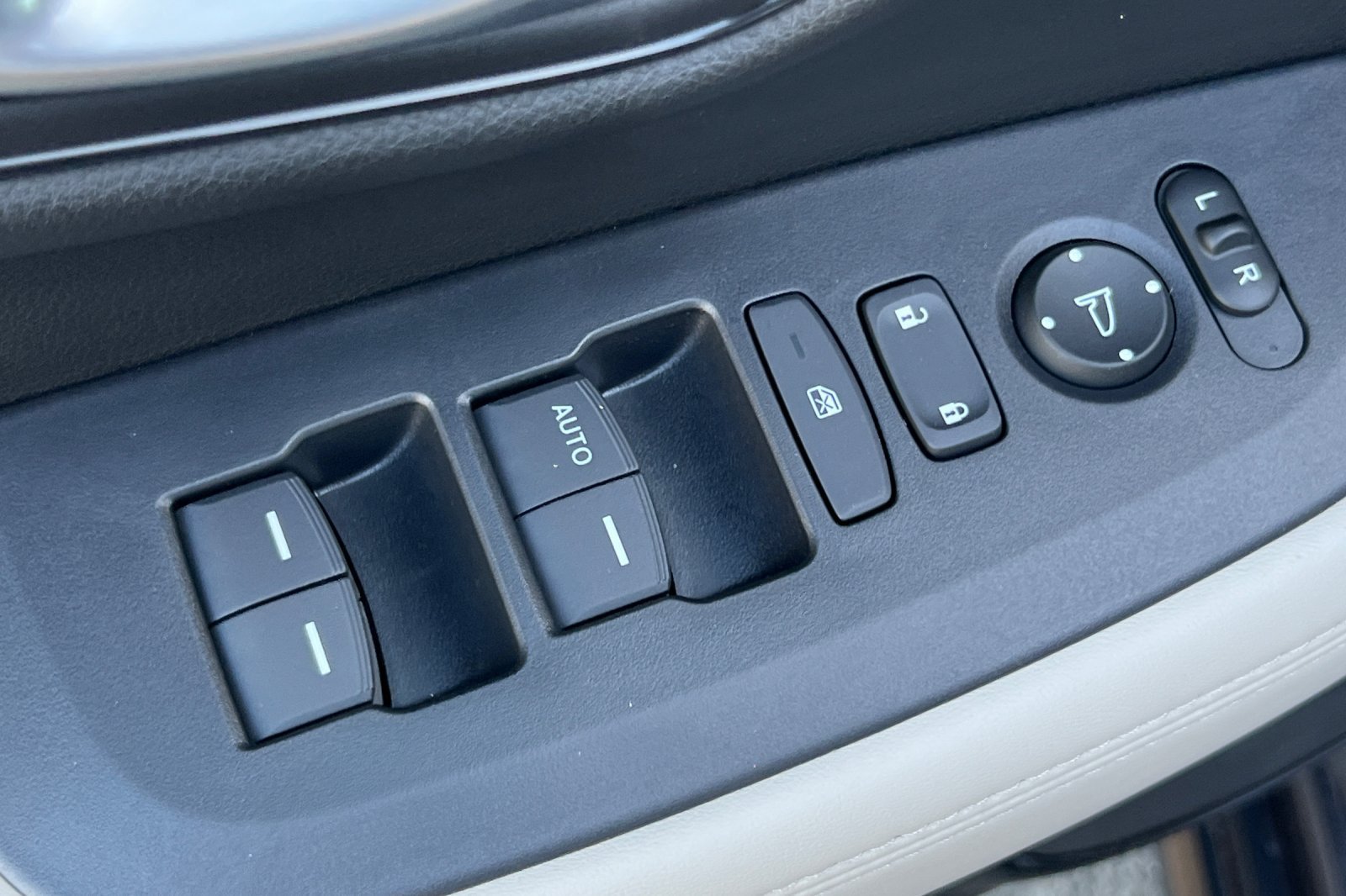 Used 2026 Honda HR-V LX image 12