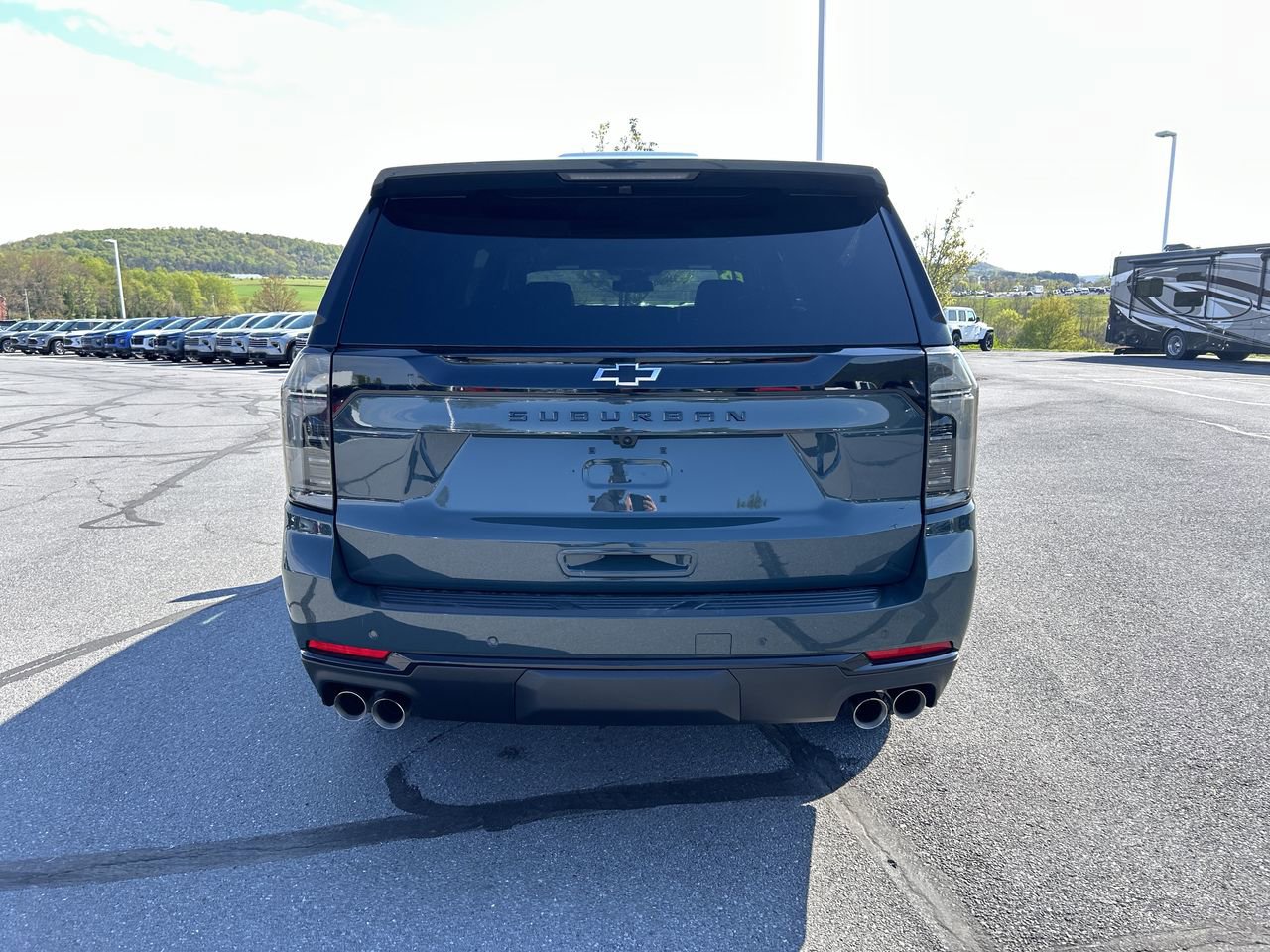 New 2026 Chevrolet Suburban Z71 w/ Comfort Package AWD/4WD image 6