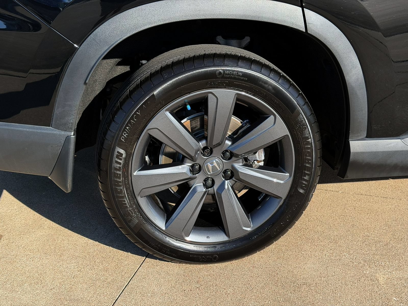 Used 2025 Honda Pilot Sport image 8