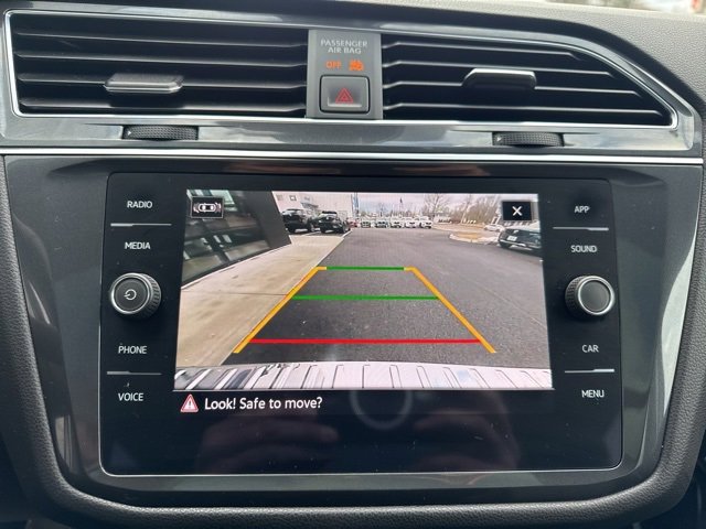 Used 2022 Volkswagen Tiguan SE image 16
