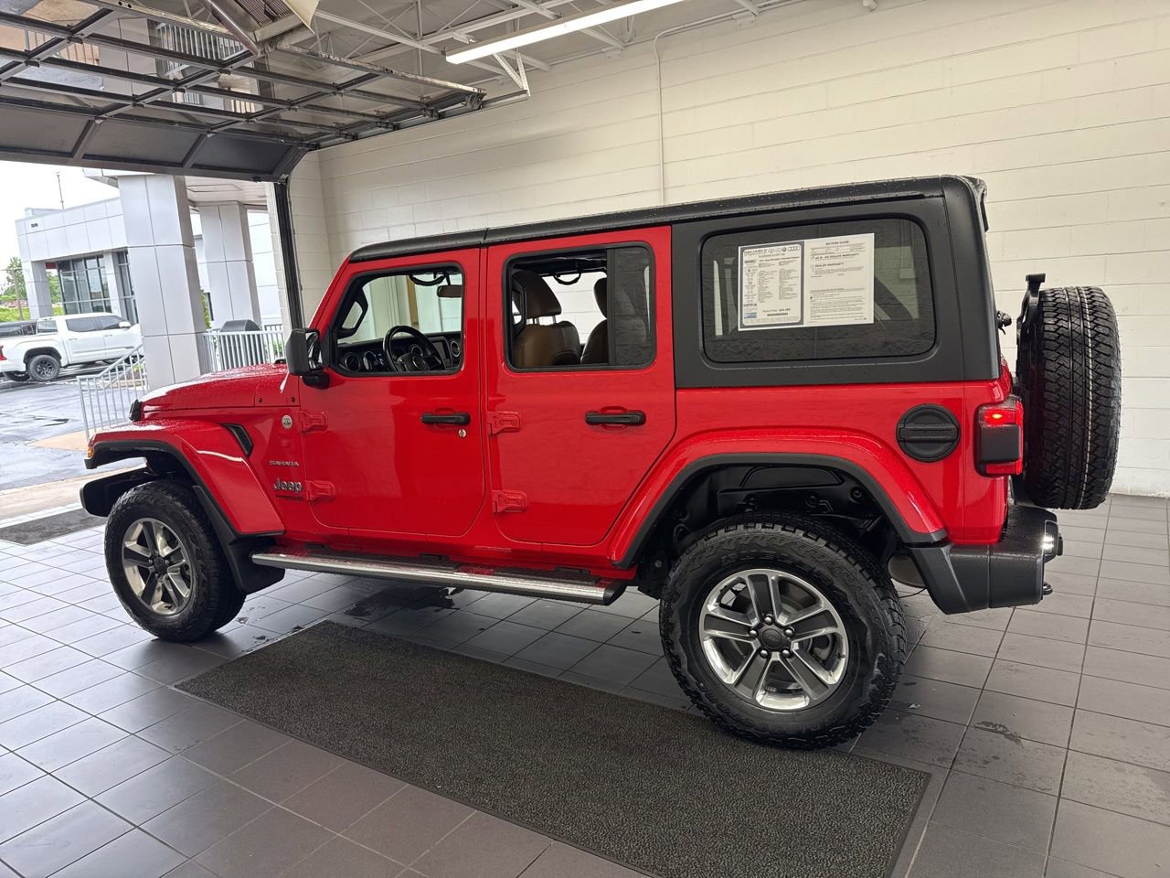 Used 2021 Jeep Wrangler Unlimited Sahara w/ LED Lighting Group AWD/4WD image 5