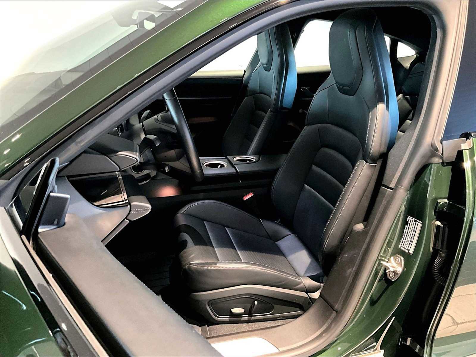 Used 2025 Porsche Taycan image 8