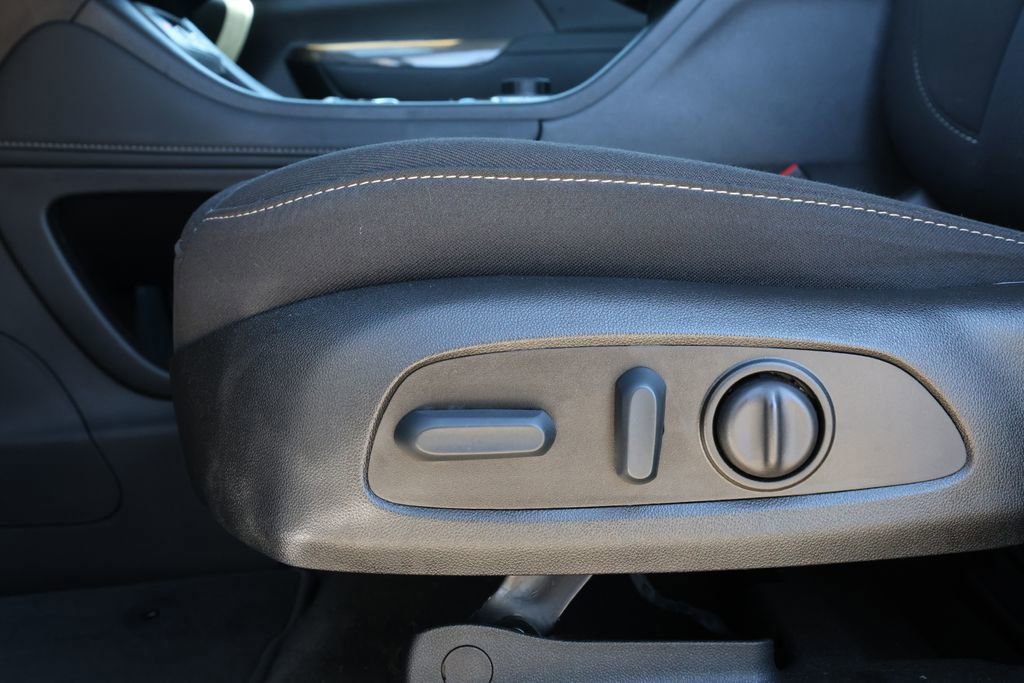 Used 2023 GMC Acadia SLE w/ Driver Convenience Package image 24