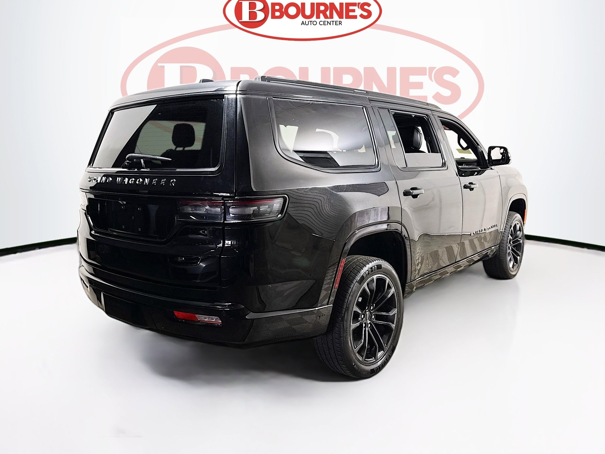 Used 2024 Jeep Grand Wagoneer Series II Obsidian w/ Quick Order Packagew 28T AWD/4WD image 13