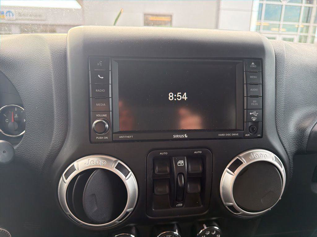 Used 2017 Jeep Wrangler Unlimited Sahara w/ Dual Top Group AWD/4WD image 14