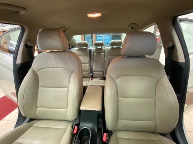 Used 2018 Hyundai Elantra Limited FWD image 17