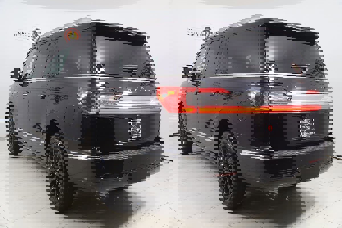 Used 2020 Lincoln Navigator L Reserve w/ Equipment Group 208A Reserve image 4