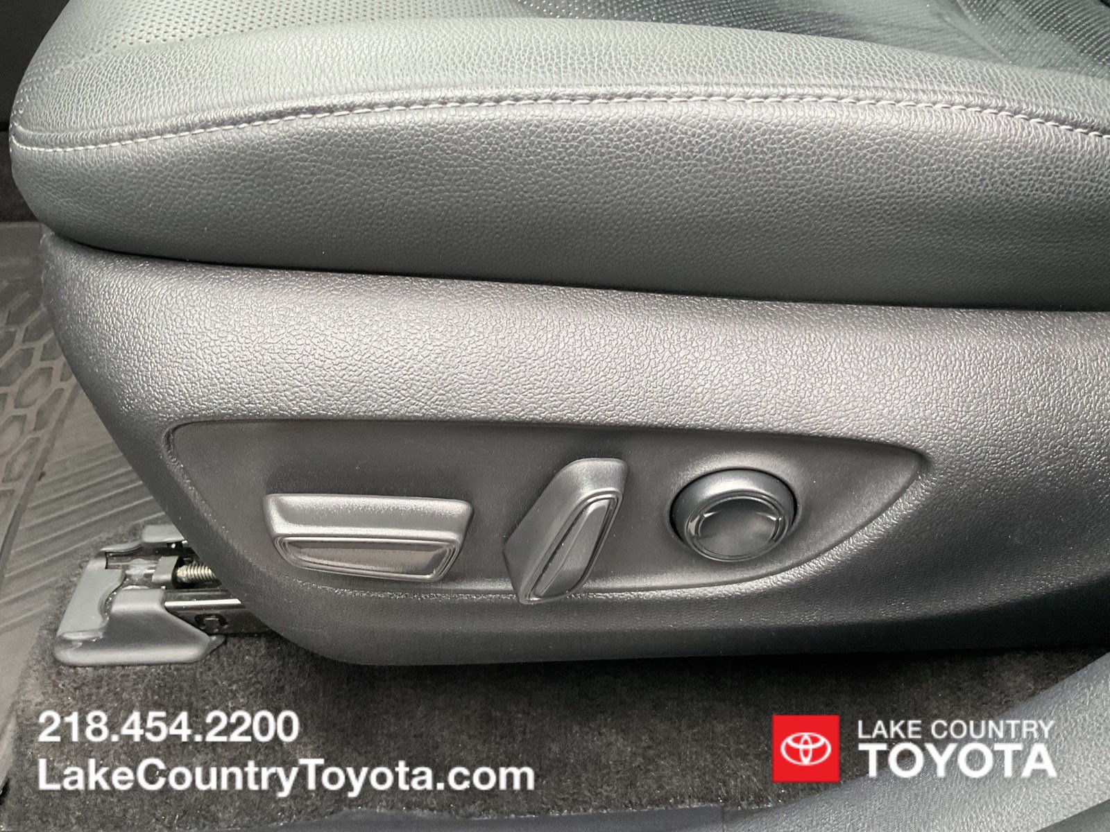 Used 2025 Toyota Grand Highlander AWD Hybrid image 28