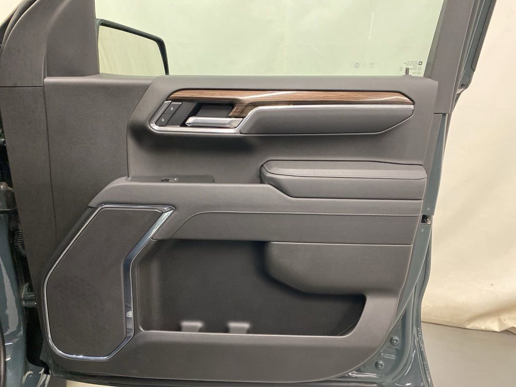 Used 2025 Chevrolet Silverado 1500 LT image 11