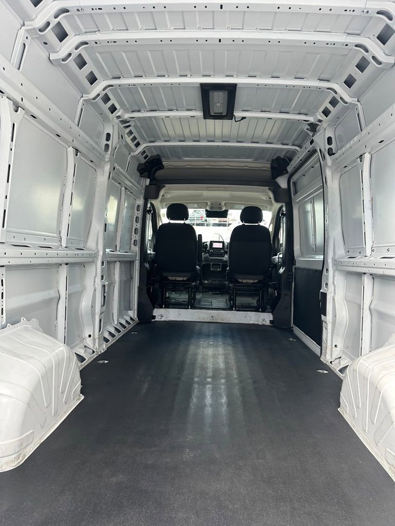 Used 2025 RAM ProMaster 2500 w/ Convenience Group FWD image 22