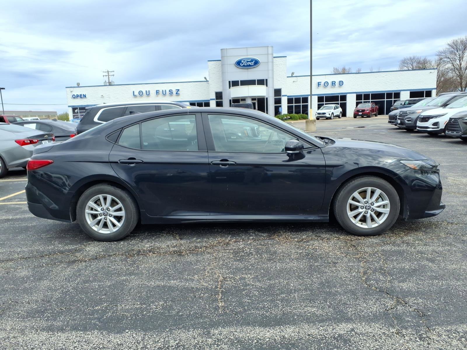 Used 2025 Toyota Camry LE image 30