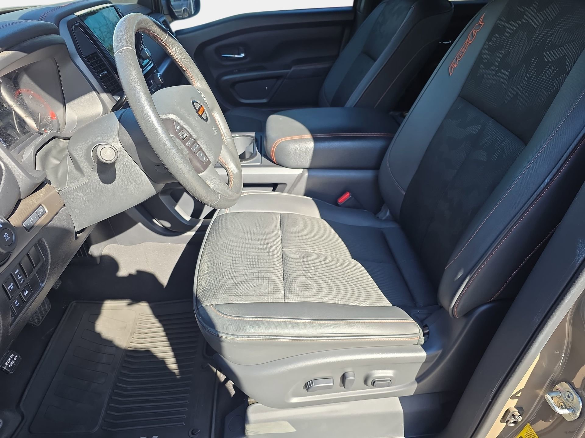 Used 2021 Nissan Titan PRO-4X w/ Pro-4x Utility Package image 15