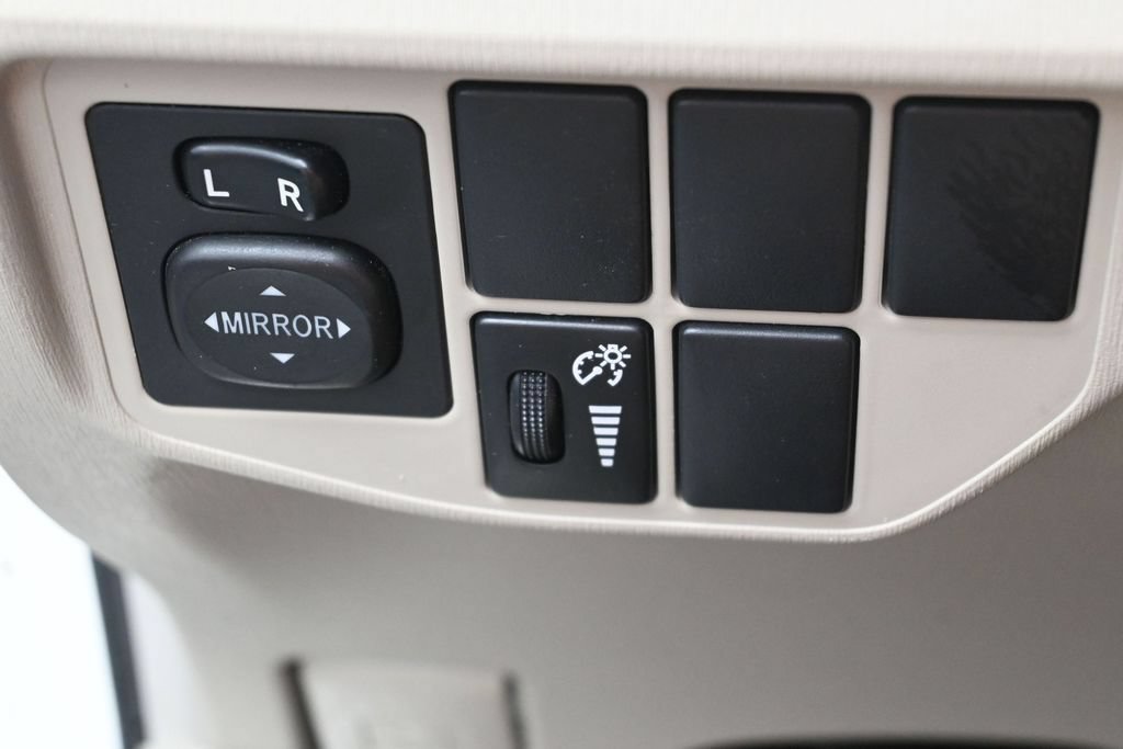 Used 2014 Toyota Prius Four FWD image 14