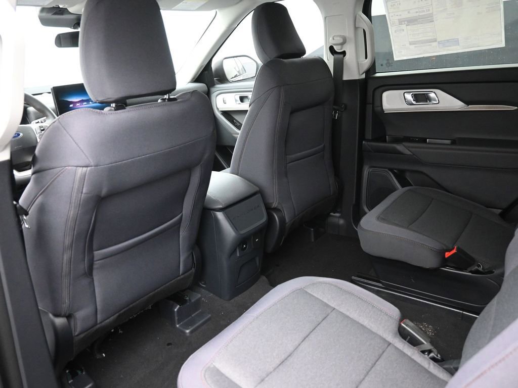 New 2026 Ford Explorer Active image 2