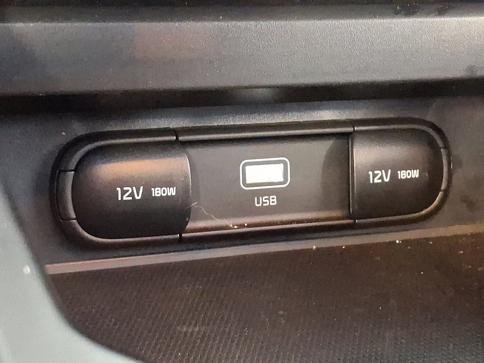 Certified 2023 Kia Soul LX w/ LX Technology Package FWD image 24