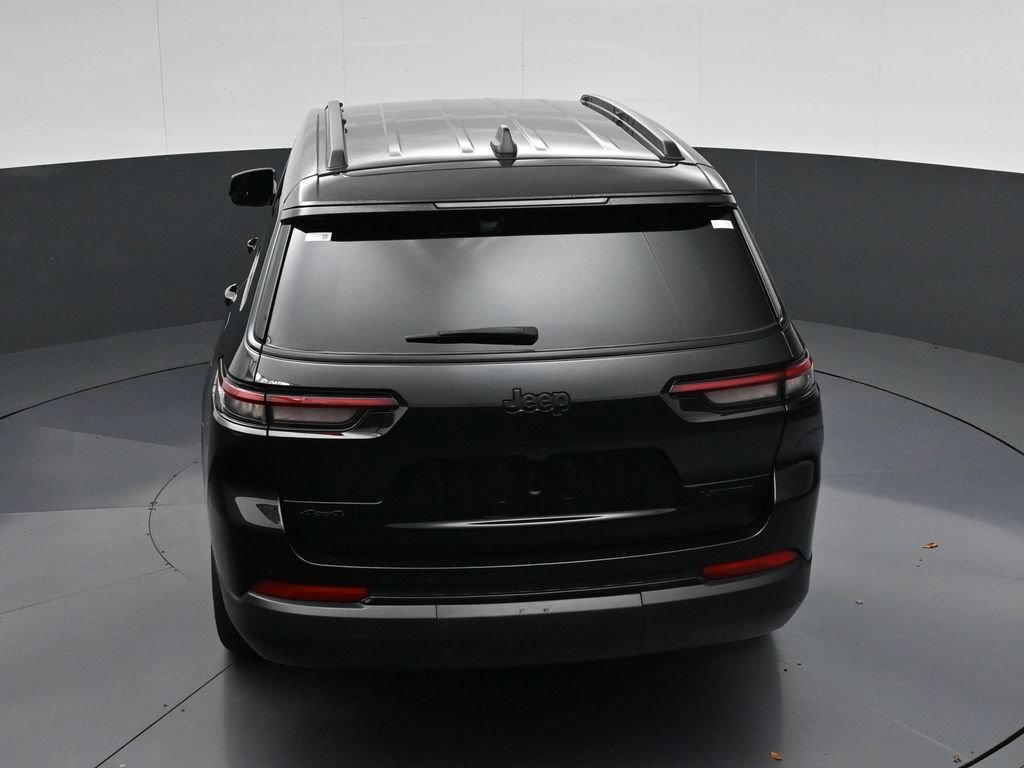 Used 2024 Jeep Grand Cherokee L Limited w/ Black Appearance Package RWD image 19