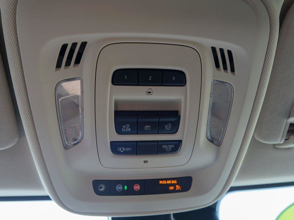 Used 2022 Buick Envision Essence w/ Technology Package II FWD image 32
