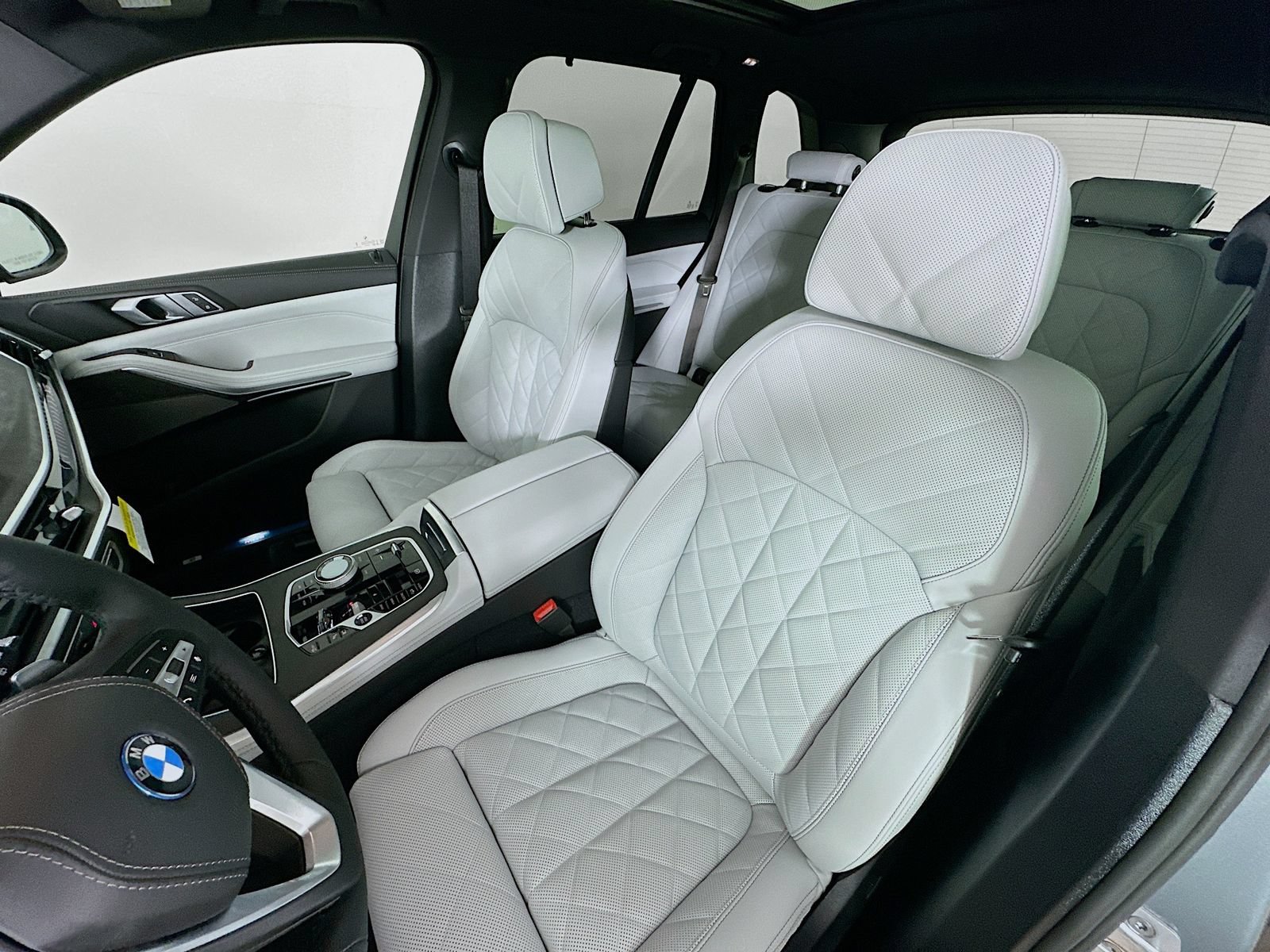 New 2026 BMW X5 xDrive50e w/ Executive Package AWD/4WD image 33