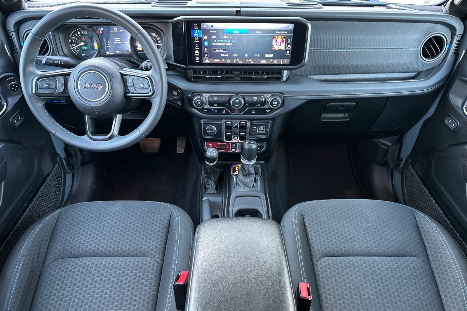 Used 2024 Jeep Wrangler Unlimited Rubicon 4xe image 13