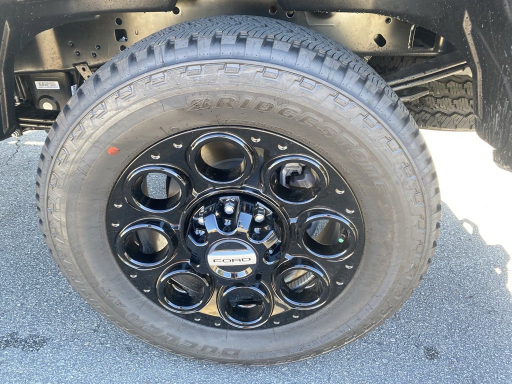 New 2026 Ford F250 Lariat w/ Black Appearance Package image 33