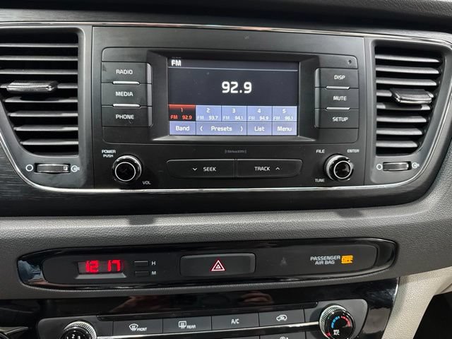 Used 2018 Kia Sedona L FWD image 19