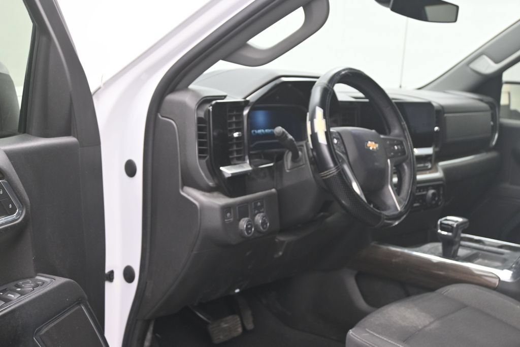 Used 2022 Chevrolet Silverado 1500 LT RWD image 11