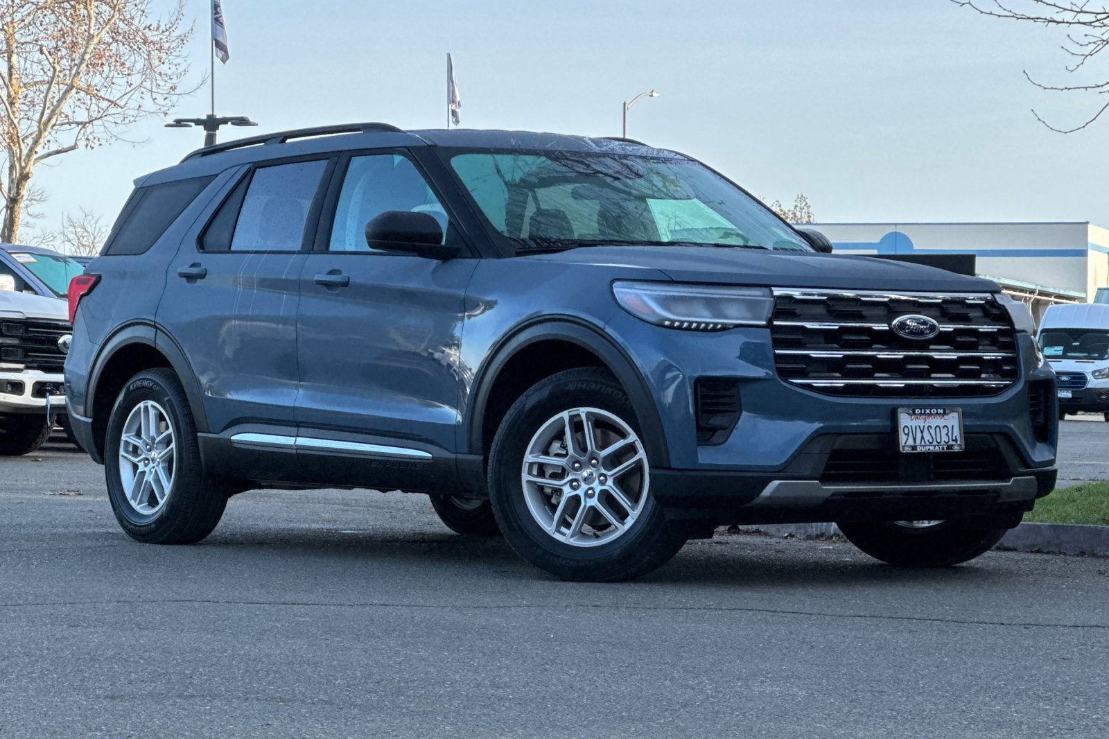 Used 2025 Ford Explorer Active image 2