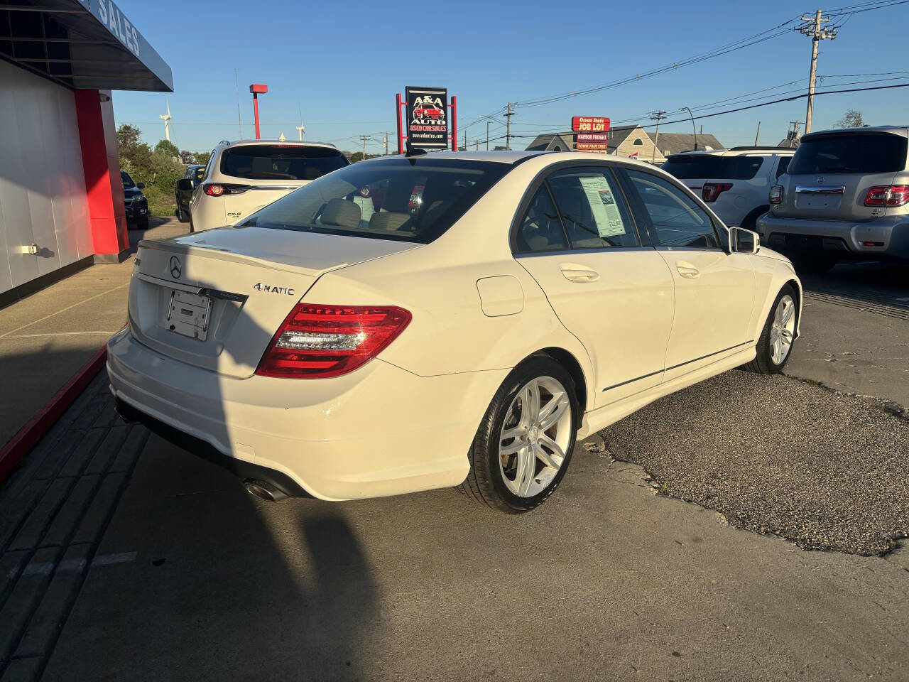 Used 2014 Mercedes-Benz C 300 4MATIC Sedan image 4