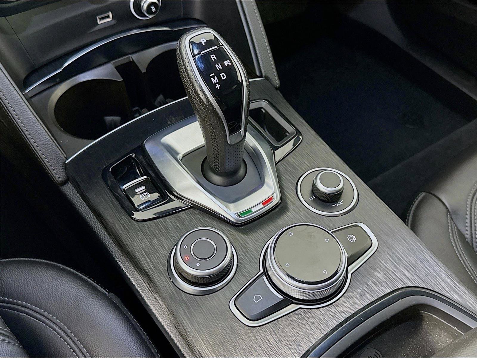 Used 2024 Alfa Romeo Stelvio Sprint RWD image 19