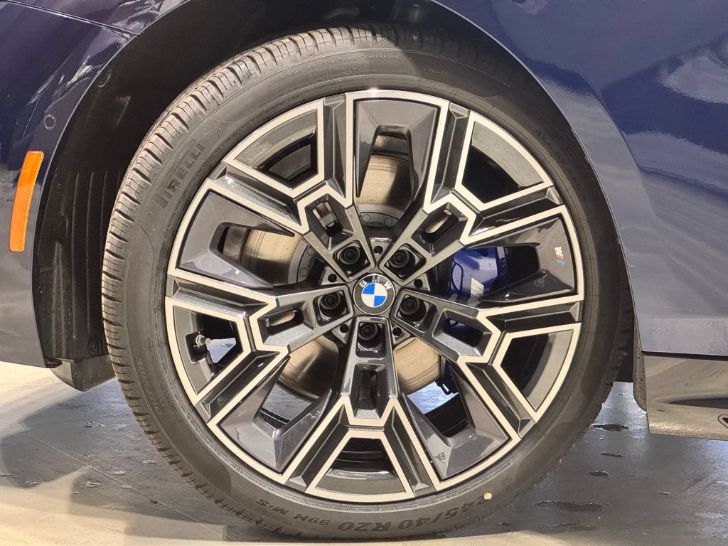 Used 2026 BMW 530i xDrive w/ M Sport Package AWD/4WD image 11