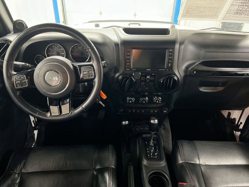 Used 2012 Jeep Wrangler Unlimited Sahara AWD/4WD image 10