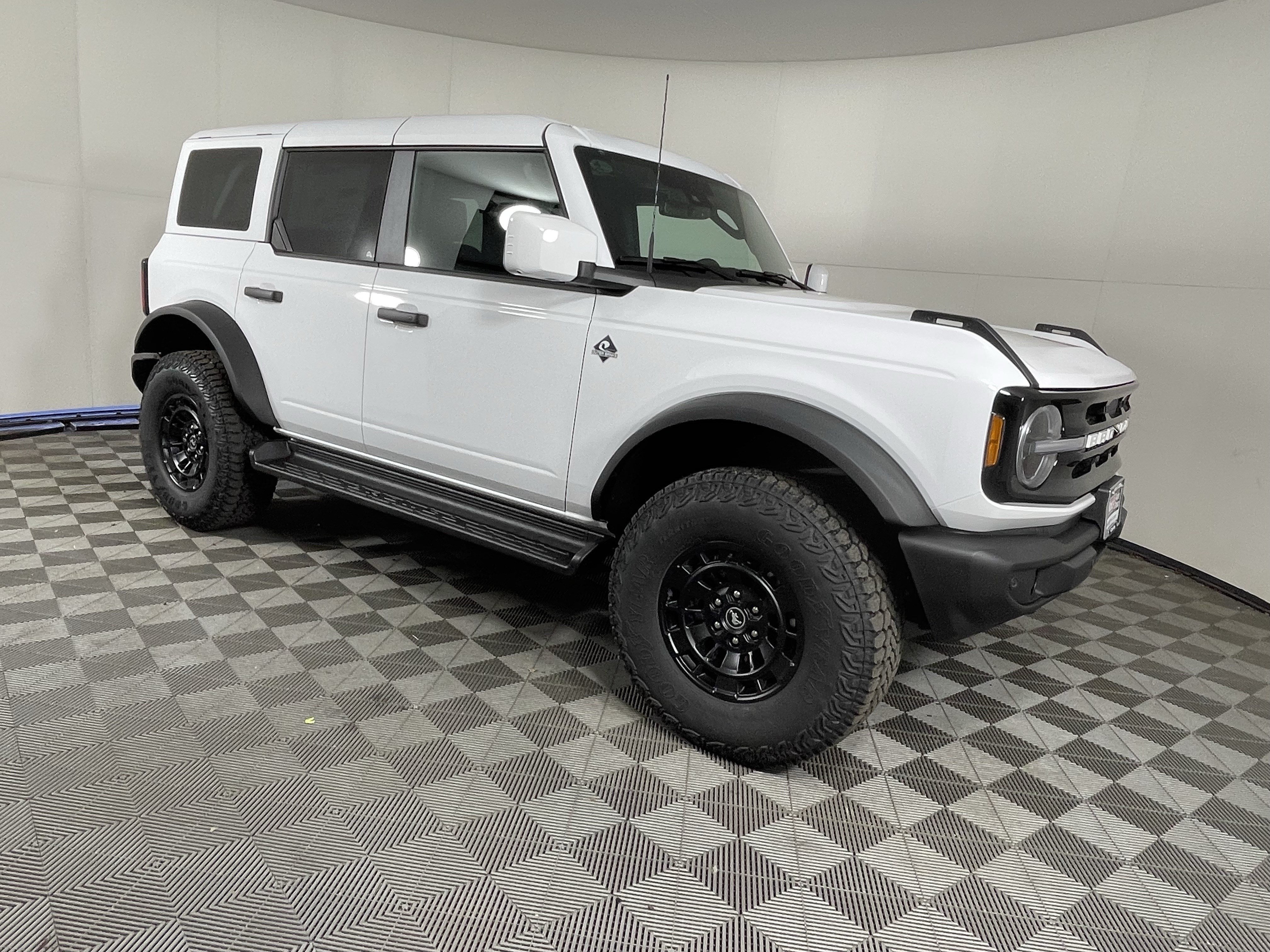 New 2026 Ford Bronco Outer Banks w/ Sasquatch Package AWD/4WD image 7