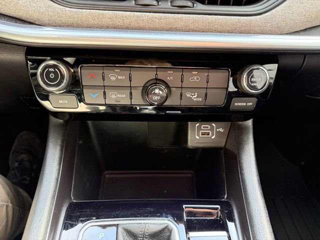 Used 2025 Jeep Compass Sport image 18