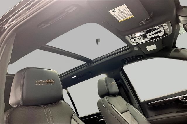 New 2026 Chevrolet Suburban High Country AWD/4WD image 3