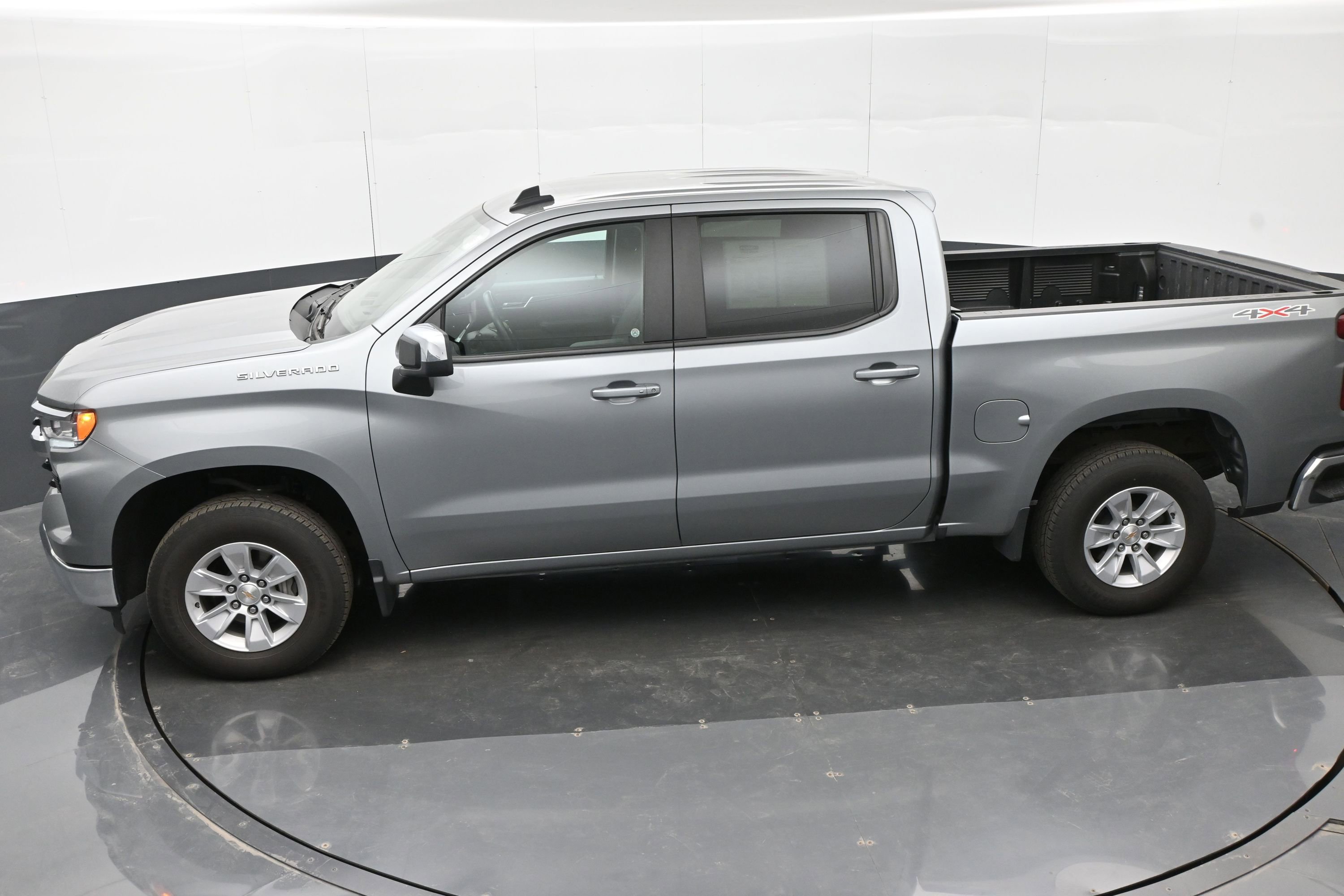 Used 2025 Chevrolet Silverado 1500 LT image 31