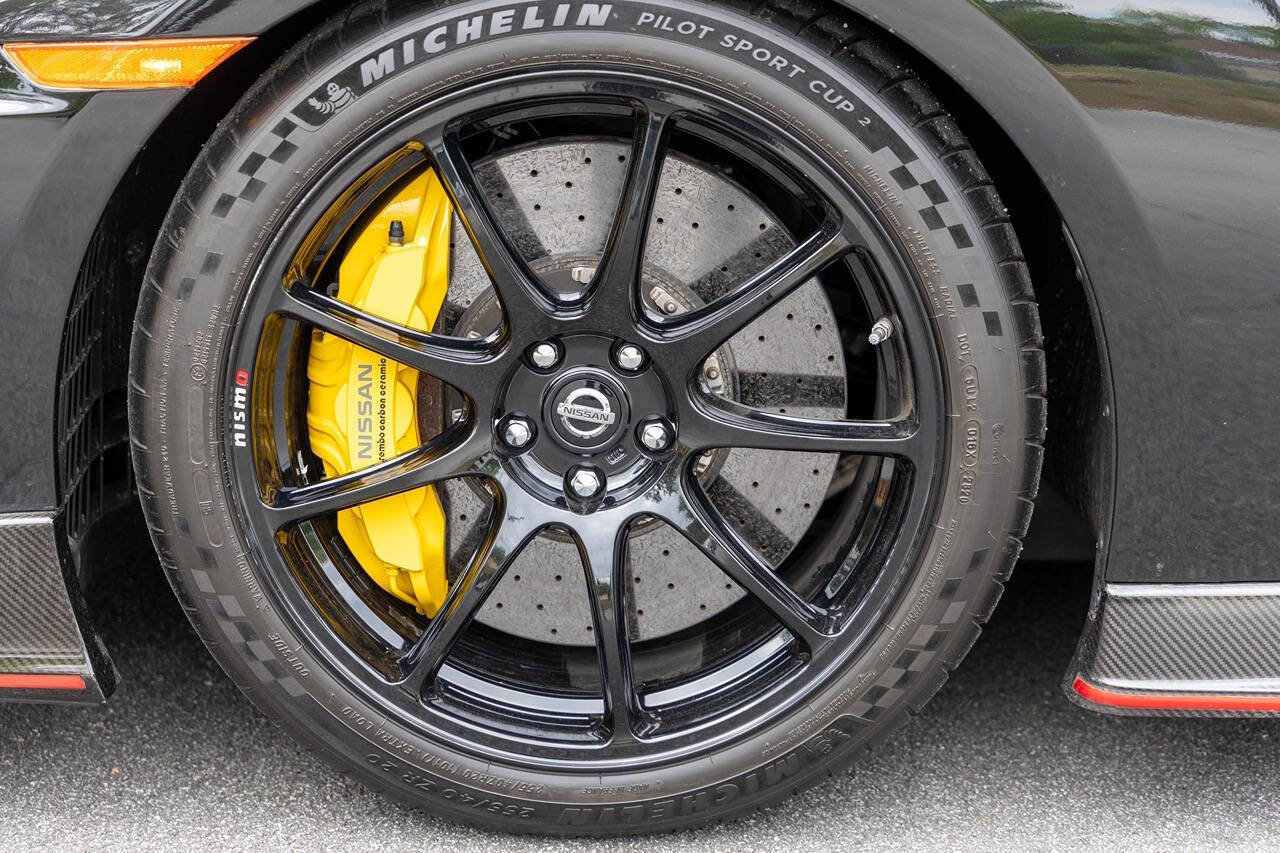 Used 2020 Nissan GT-R NISMO AWD/4WD image 13