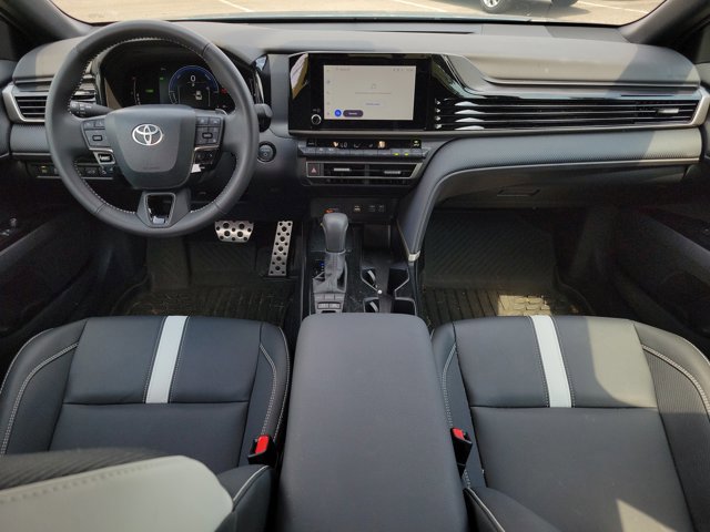 Used 2025 Toyota Camry SE image 9