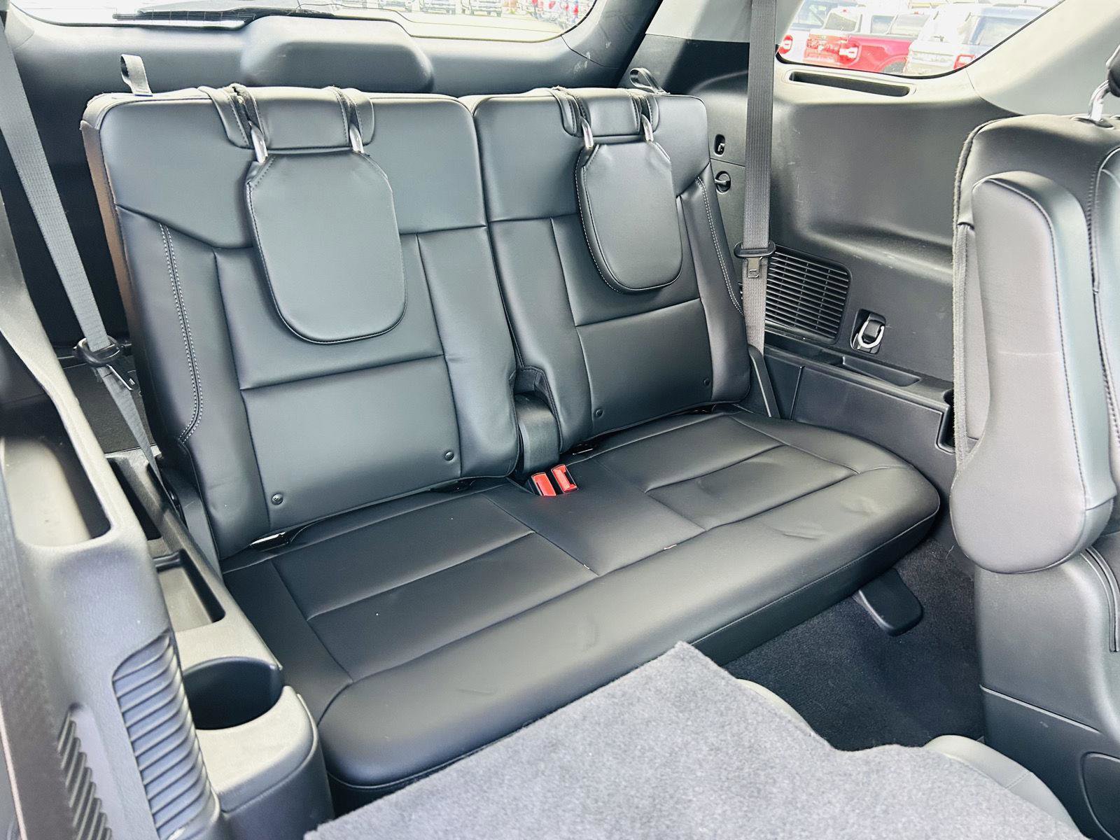 Used 2023 Ford Explorer XLT w/ Equipment Group 202A image 35