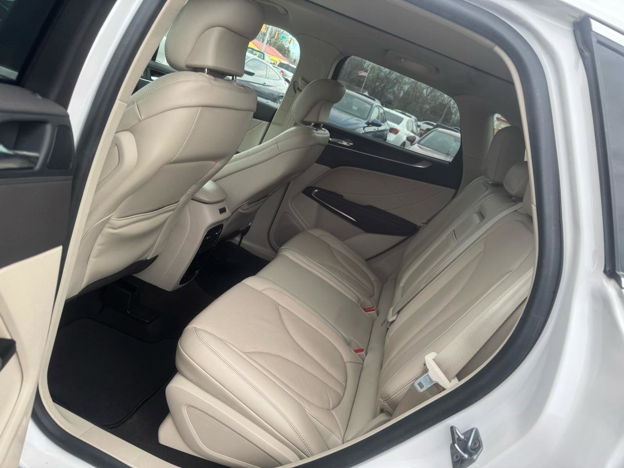 Used 2019 Lincoln MKC Reserve w/ MKC Technology Package FWD image 14